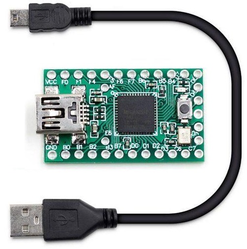 Teensy je prostorově malý kompletní systém pro vývoj mikrokontrolérů založený na USB, který je použitelný v rámci mnoha typů projektů. Teensy 2.0 USB vývojová deska s čipem Atmel MEGA32U4 pro Arduino